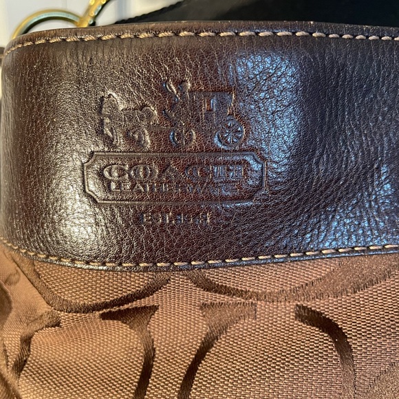 Coach Shoulder Bag - Picture 3 of 10